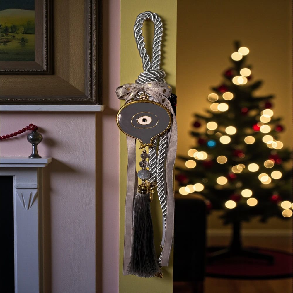 tempImageTlTpWc-2 Κρεμαστό Γούρι Μάτι Γκρι 2026 με Φούντα - Image 1