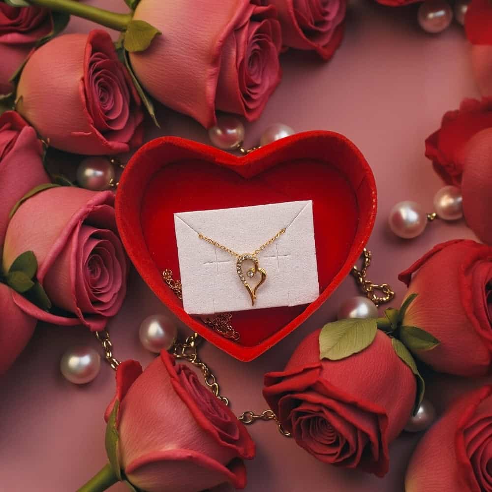 Χρυσό Κολιέ Καρδιά Infinity Ατσάλι 45cm | Valentine Χρυσό ατσάλινο κολιέ καρδιά infinity με πέτρες, αλυσίδα 45 cm σε κουτί καρδιά – δώρο Αγίου Βαλεντίνου