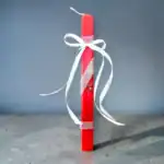 χειροποίητη πασχαλινή λαμπάδα με κόσμημα καρδιά και σατέν κορδέλες oneforalls