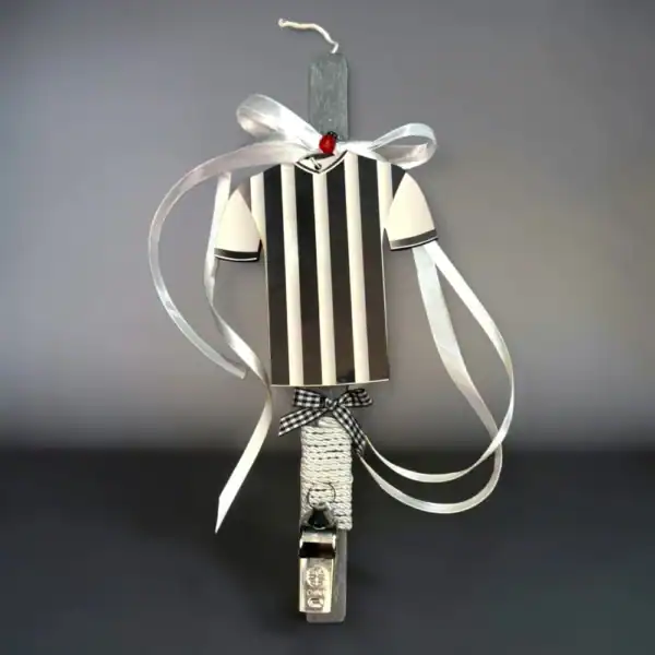 πασχαλινή λαμπάδα ΠΑΟΚ με ασπρόμαυρη φανέλα και σφυρίχτρα oneforalls