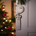 Κρεμαστό Γούρι 2026 Λευκό Ρόδι με Μακραμέ & Φούντα