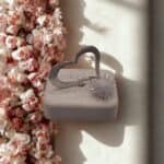 Διακοσμητική ασημί καρδιά σε βάση – ρομαντικό δώρο Αγίου Βαλεντίνου oneforalls.gr